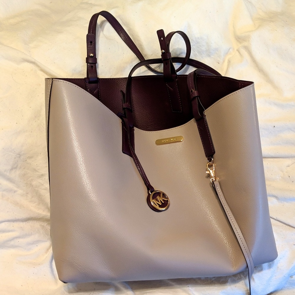 BLACK FRI SALE! Michael Kors Plum Tote w/ Clutch